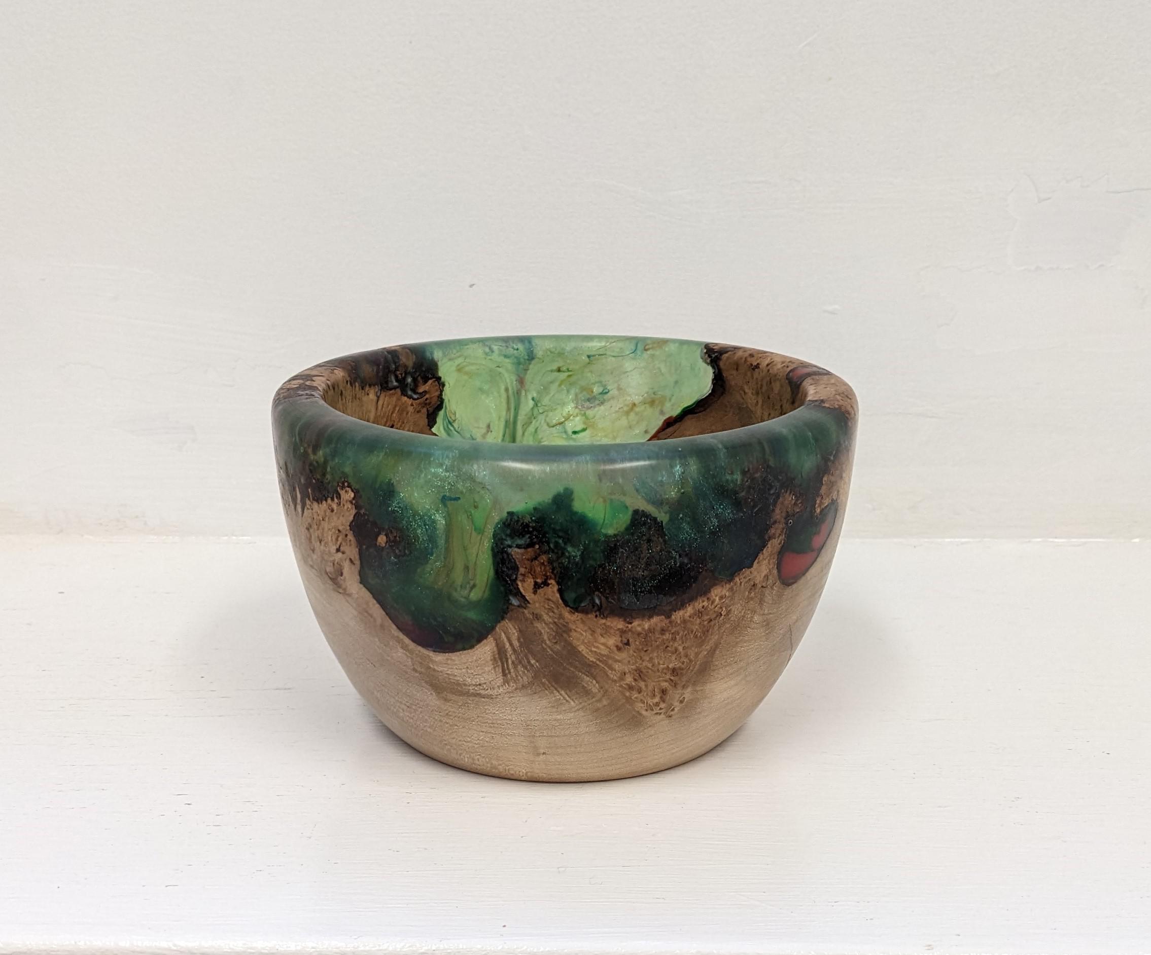 Burr Apple and Green Resin Bowl