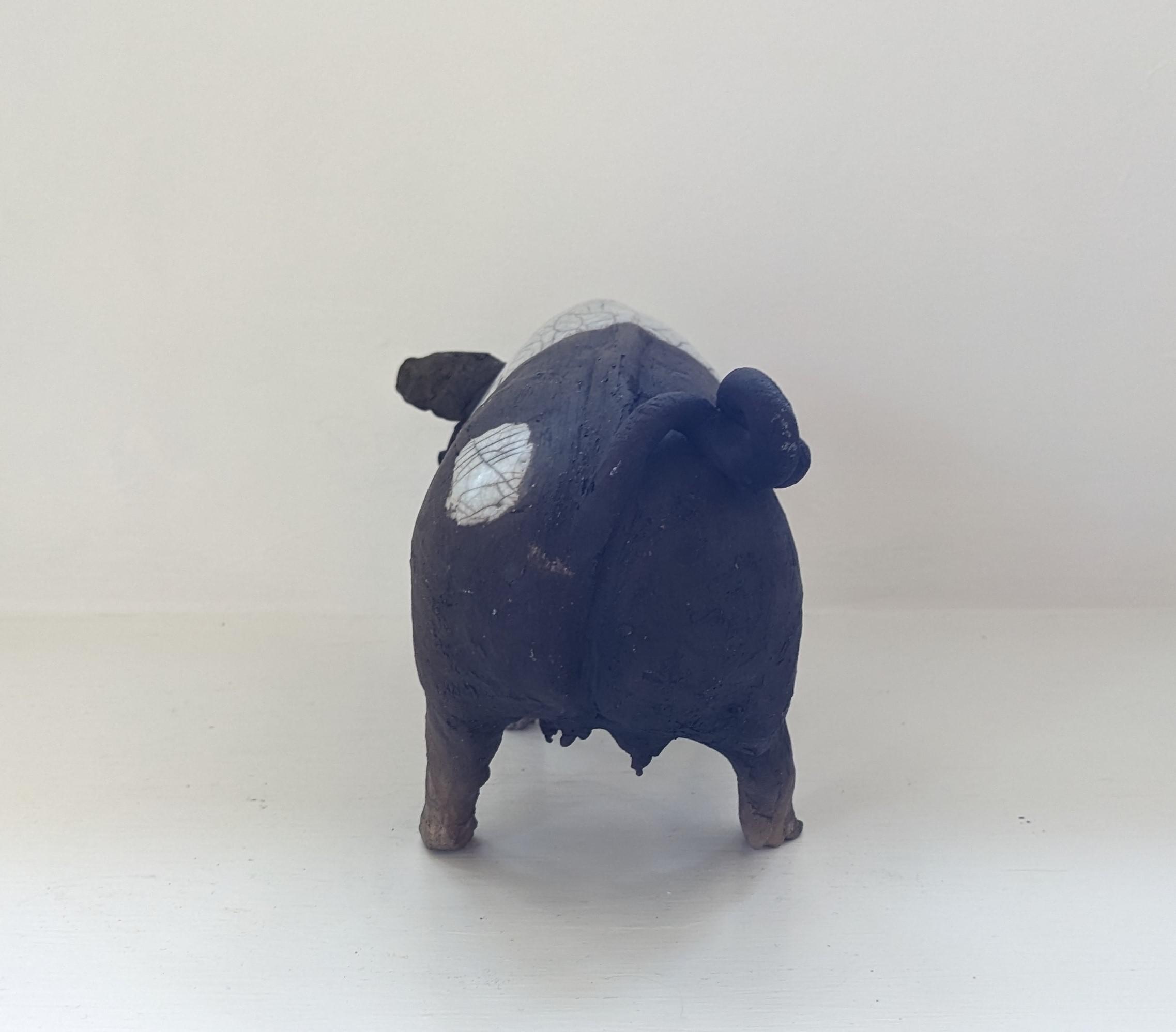 Chloe - standing pig