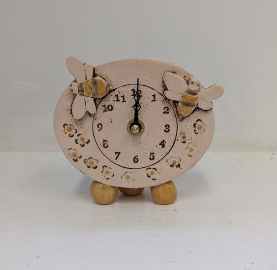 Bumble Bee Mantle Clock with Pebble feet